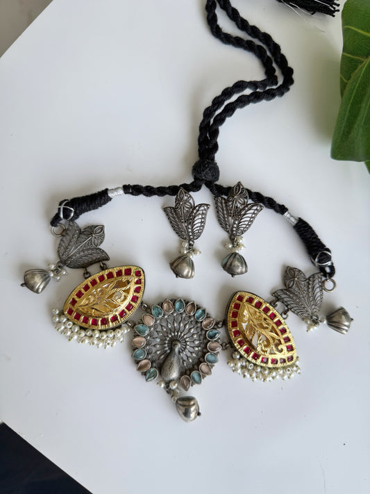 MRUNMAYEE CHOKER SET