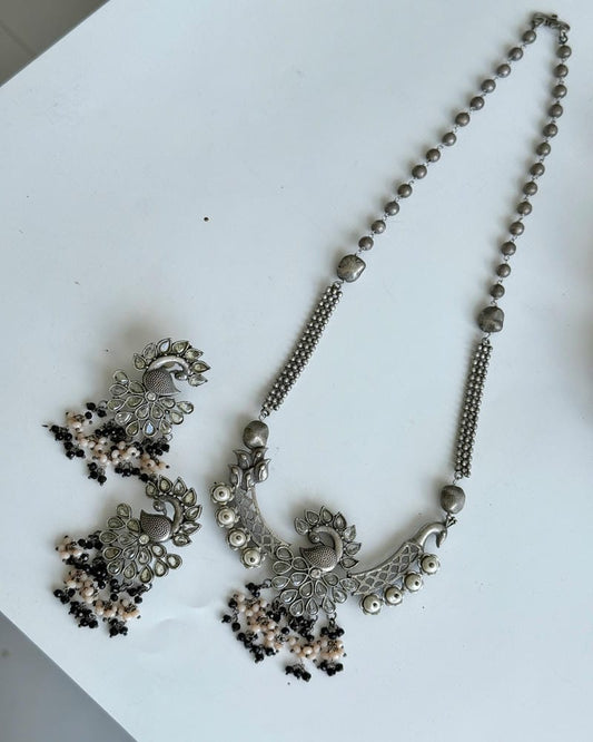 YAMINI NECKLACE SET