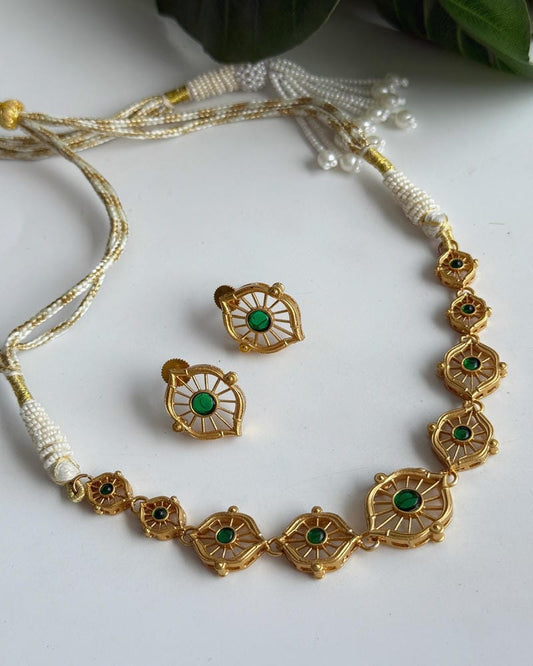 DAMINI SLEEK CHOKER SET
