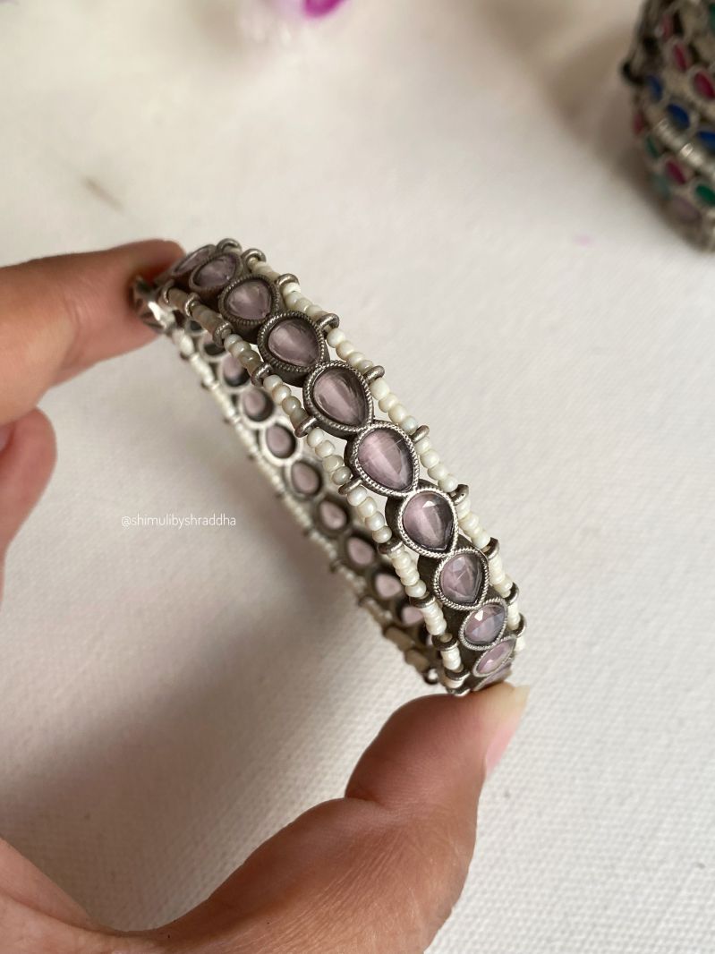 AARNA PEARL BANGLE