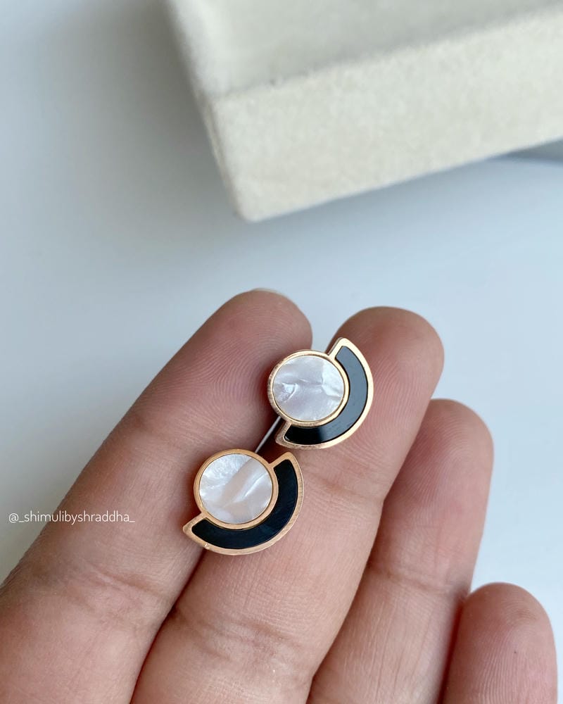 AVERY STUD EARRINGS