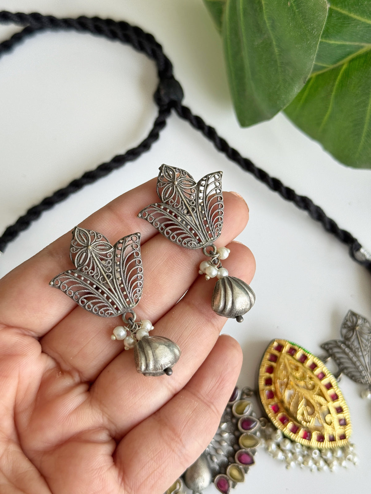 MRUNMAYEE CHOKER SET