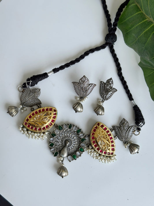 MRUNMAYEE CHOKER SET