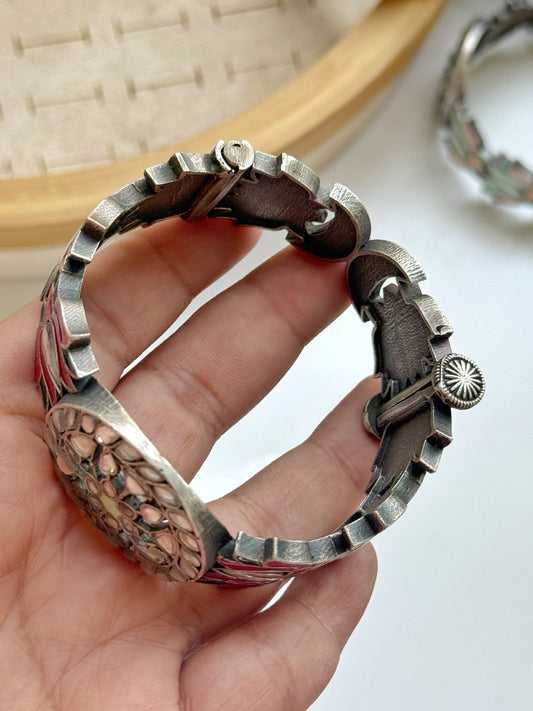 VRINDA MEENAKARI KUNDAN BANGLES