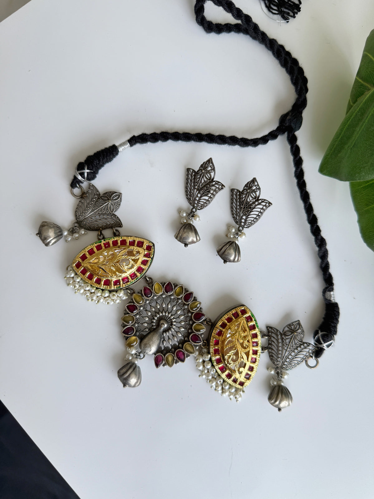 MRUNMAYEE CHOKER SET