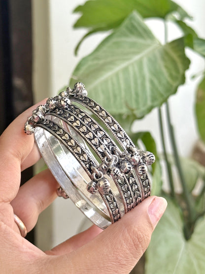 OXIDISED GHUNGHAROO BANGLE