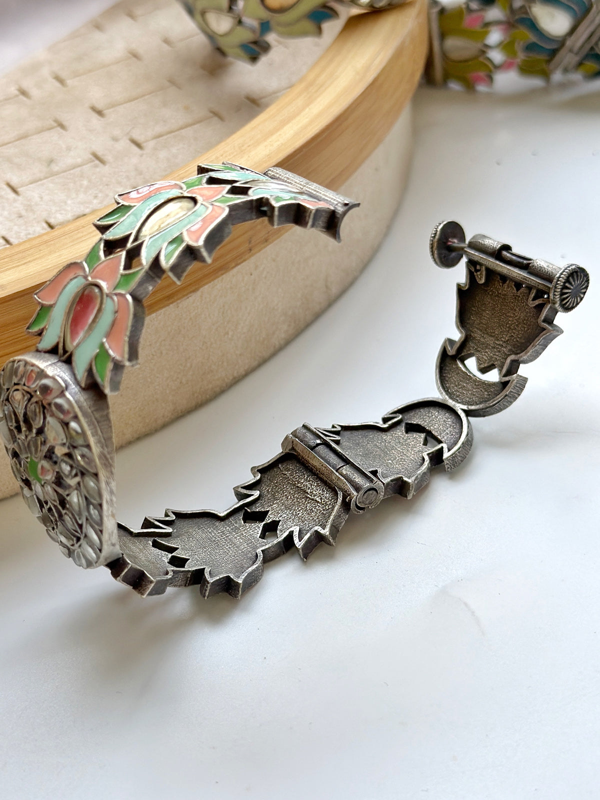 VRINDA MEENAKARI KUNDAN BANGLES