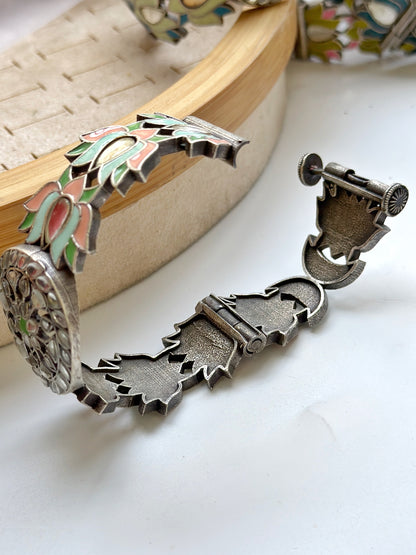 VRINDA MEENAKARI KUNDAN BANGLES