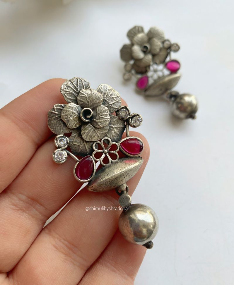 AALEKHYA STUD EARRINGS
