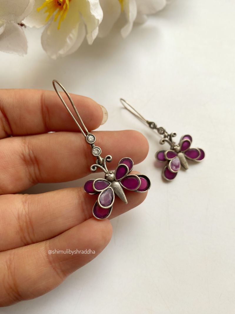 IRSHITA HOOK EARRINGS