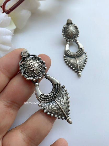 GUNITA EARRINGS