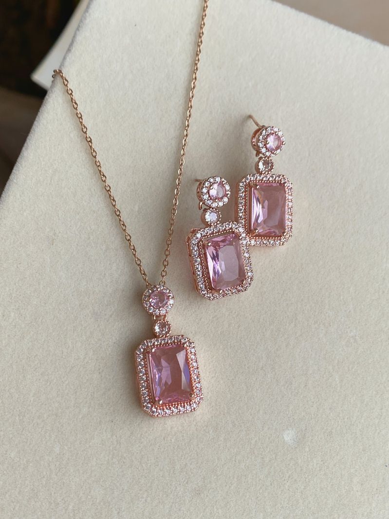 AALIYAH NECKLACE SET