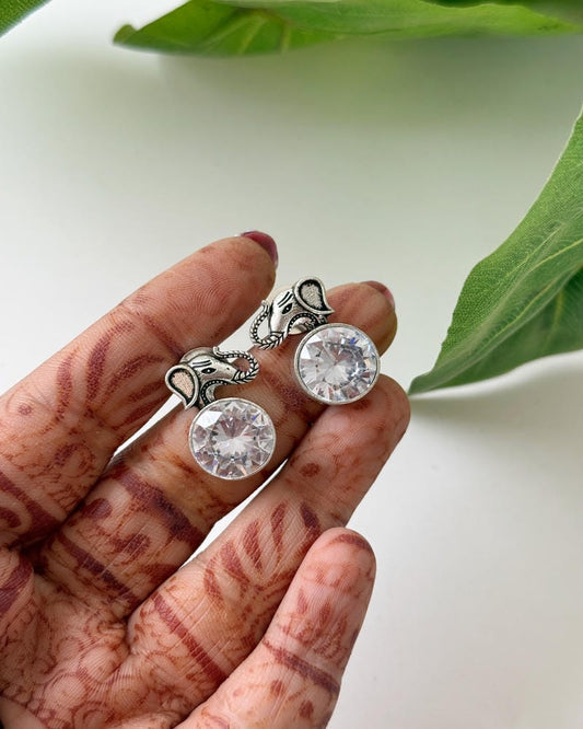 NEENA STUDS