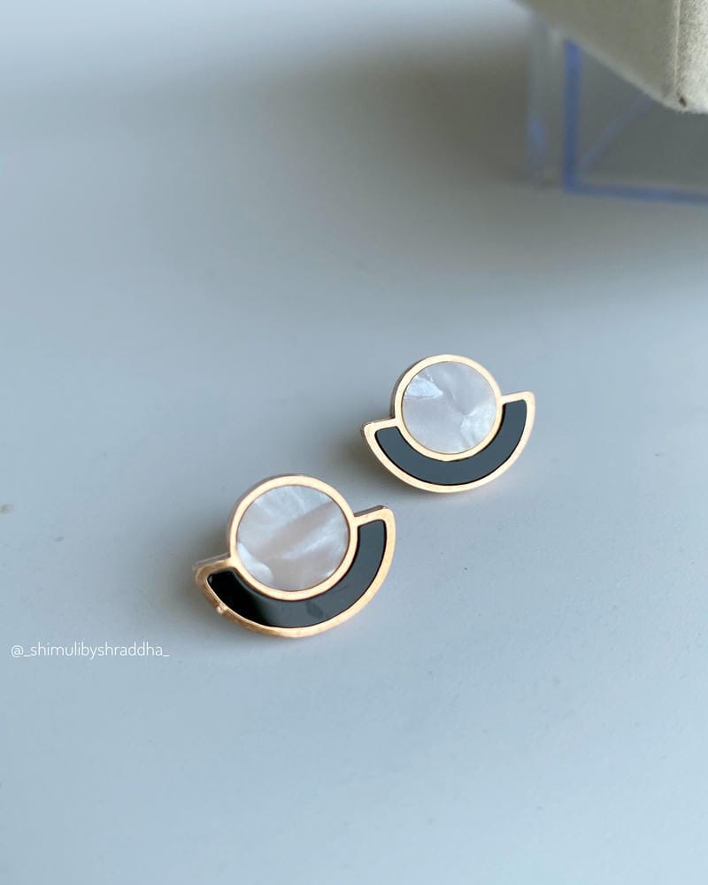 AVERY STUD EARRINGS
