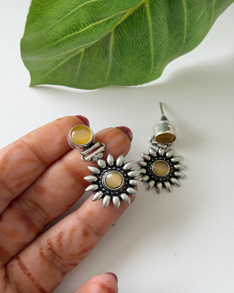 ANIKA STUDS