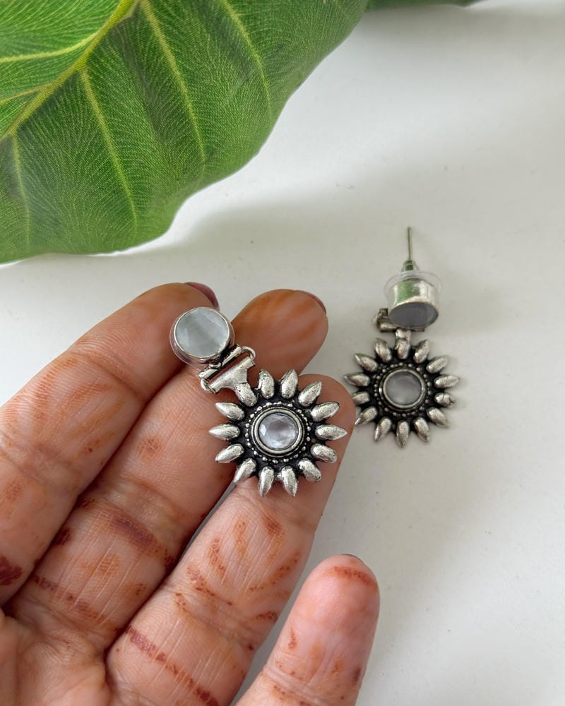 ANIKA STUDS
