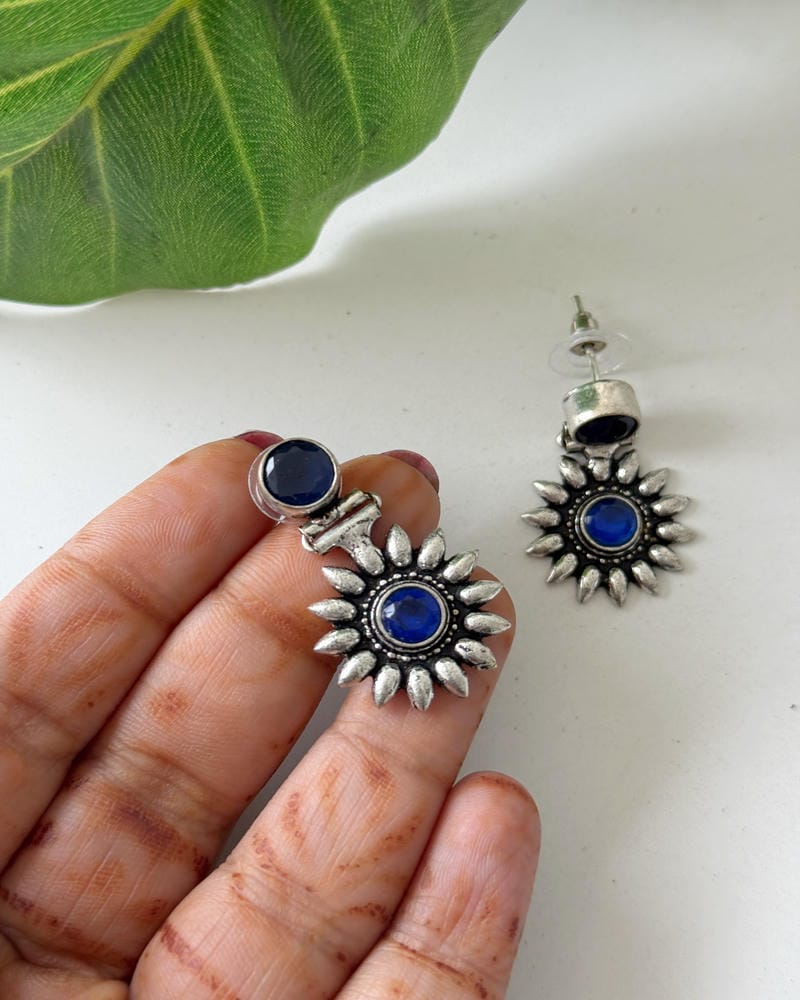 ANIKA STUDS