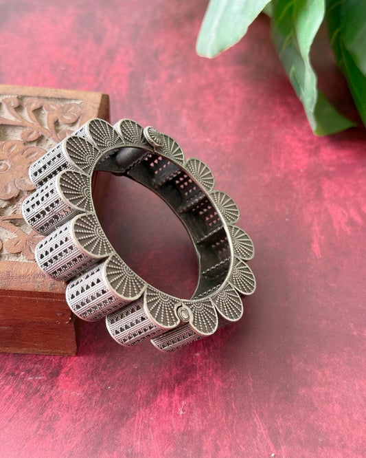 CHITRA OPENABLE BANGLE