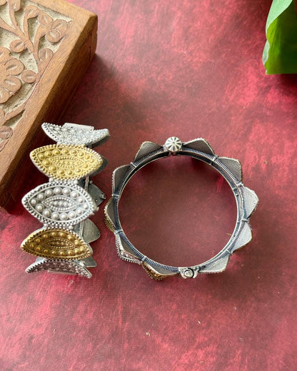 KAMAL DUAL TONE OPENABLE BANGLE