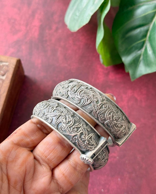 POORNIMA OPENABLE BANGLE