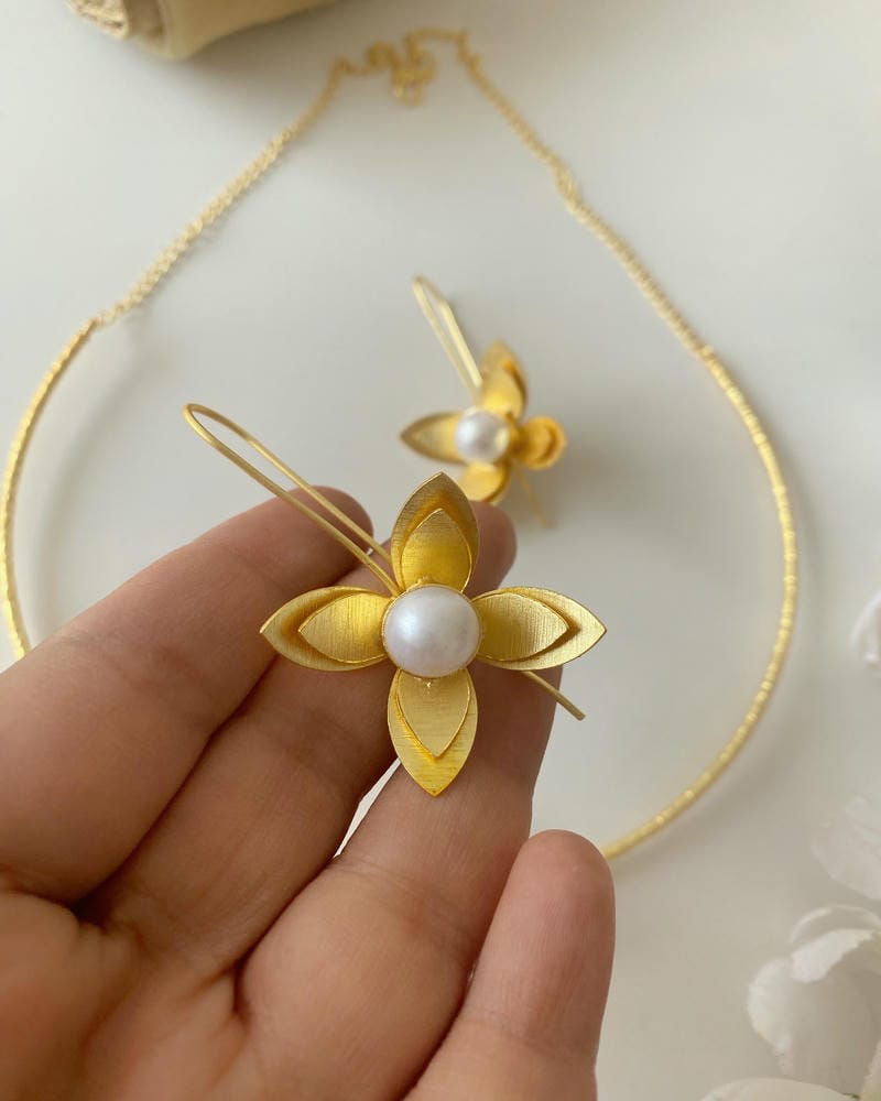 TULIP NECKLACE SET