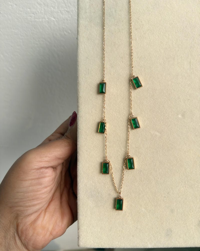NICOLE CHAIN