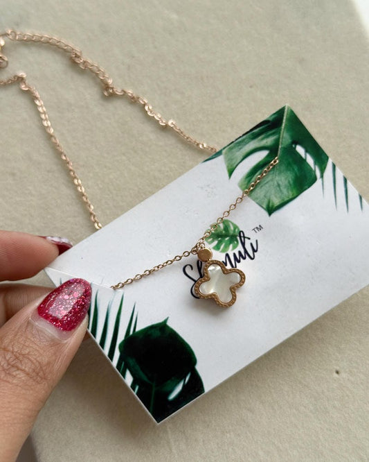 ISLA CHAIN
