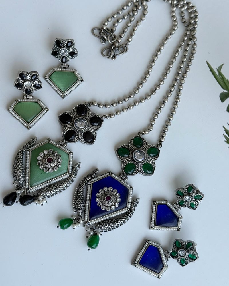 ISHITA NECKLACE SET