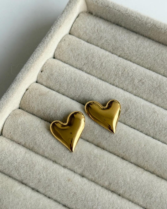 CHLOE HEART STUDS